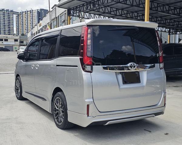 2016 Toyota NOAH 2.0 (A) - 2