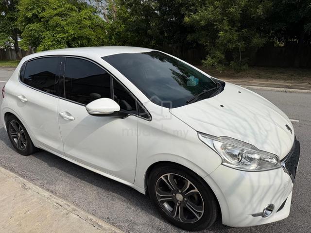 2014 Peugeot 208 1.6 VTI ALLURE (A) - 1