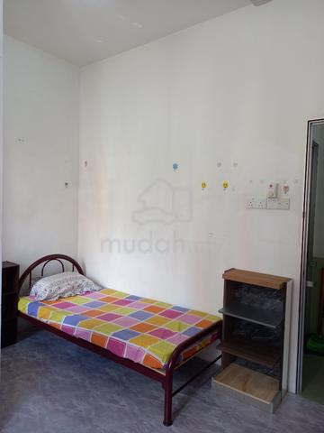 Room (MALE ONLY) at Tmn Bukit Dahlia, Pasir Gudang, Johor 5