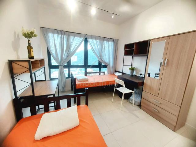 Middle/ Twin Room for Male at Tg Bungah near 🍀TARUMT 🍀TENBY 1