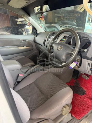 2011 Toyota HILUX 3.0 G (A) - 5