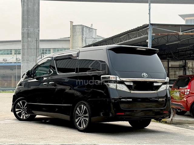 2014 2018 Toyota VELLFIRE 2.4 Z GOLDEN EYES OFFER - 2
