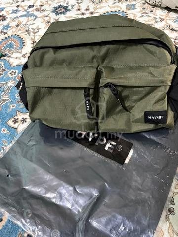 hype pouch bag