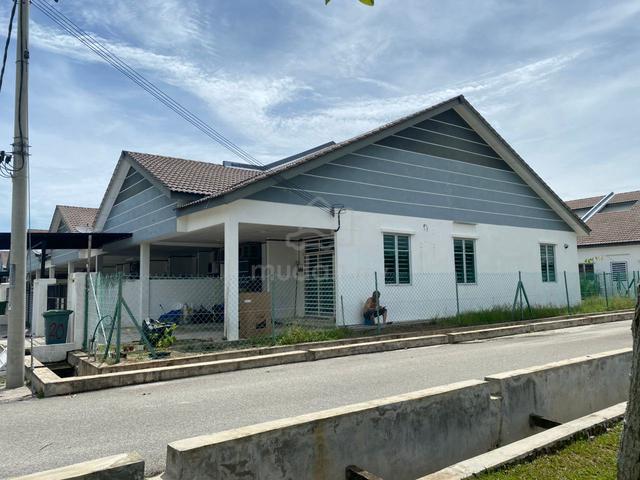 Partially Furnished Kempadang Damai 1Storey End lot for RENT 1