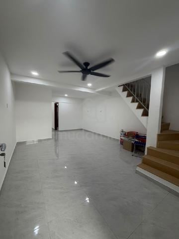 Fully renovated 2 storey terrace house in Taman Desa jaya, Johor 1