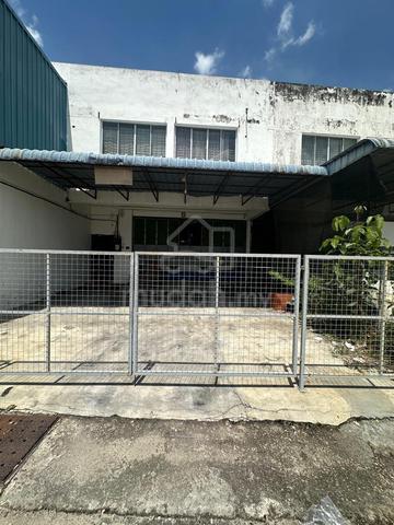 INDUSTRY RINGAN USAHAJAYA Permatang Tinggi 2 unit industry for sales! 1