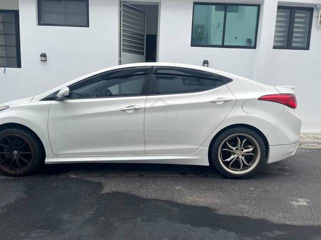 2013 Hyundai ELANTRA 1.8 PREMIUM (A) - 4