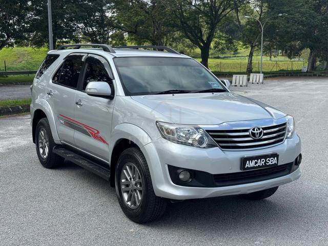 Toyota FORTUNER 2.7 V TRD SPORTIVO (A) ONE OWNER - 4