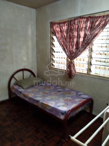 Single Room Available 1