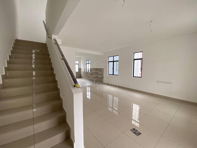 Bumi lot,Ready Unit Double Storey with kitchen cabinet,TOWN area! 3