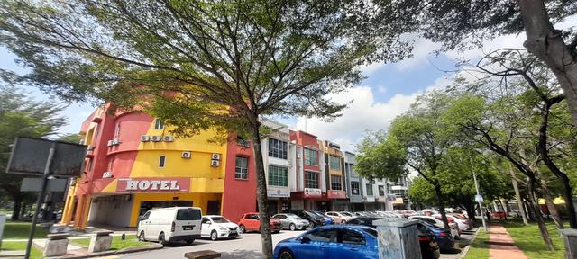 Corner Shop at Putra Point, Putra Heights 3