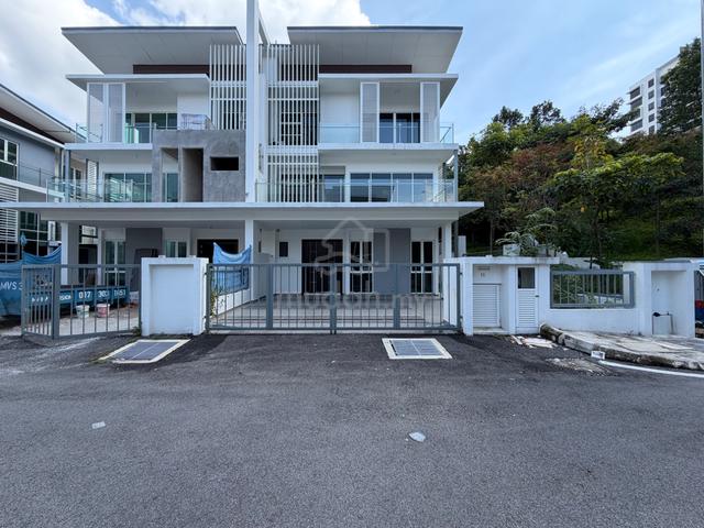 Tropika Melawati Corner Unit 5+1 Bedrooms For Rent 1