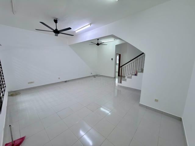 2 Storey House Taman Pelangi Semenyih 2 with Gated and Guarded 1