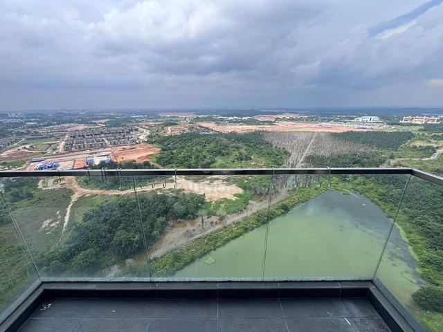 D' Pristine @ Medini 1