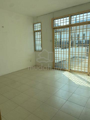 Taman Seri Tambun 2.5-Storey Terrace House for Sale | 出售双层半排屋 1
