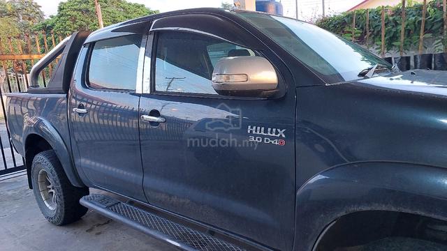 2012 Toyota HILUX 3.0 G (A) - 1