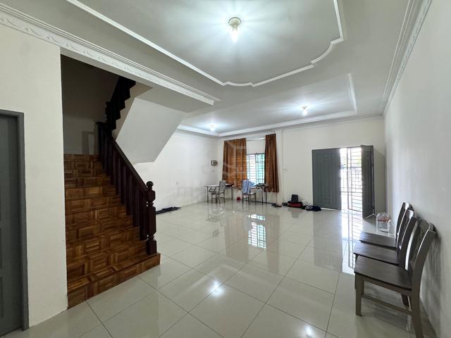 100% LON, Double Storey, UNI GARDEN 5