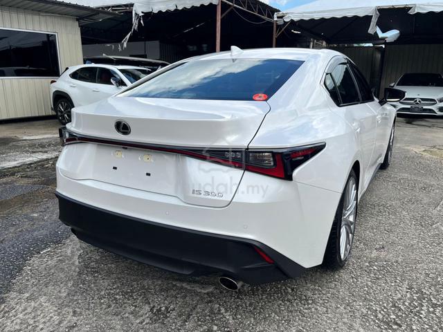 2023 Lexus IS300 2.0 VERSION L RED SEAT , MEMORY - 2