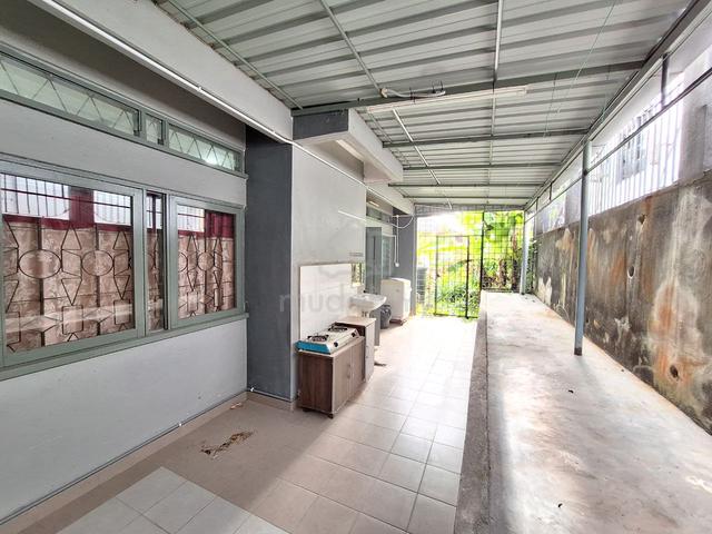 FULLY FURNISHED 🛋️ RENOVATED Non-Bumi Semi-D @ Taman Paroi Jaya! 🏡 5