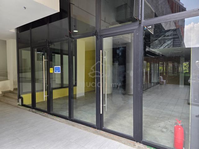 THIRD AVENUE End Lot Corner unit Crowded Retail Shop Office Cyberjaya 1