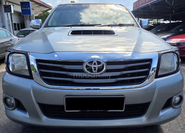 2014 Toyota HILUX DOUBLE CAB 2.5 VNT (MT) (4X4)🩶 - 2
