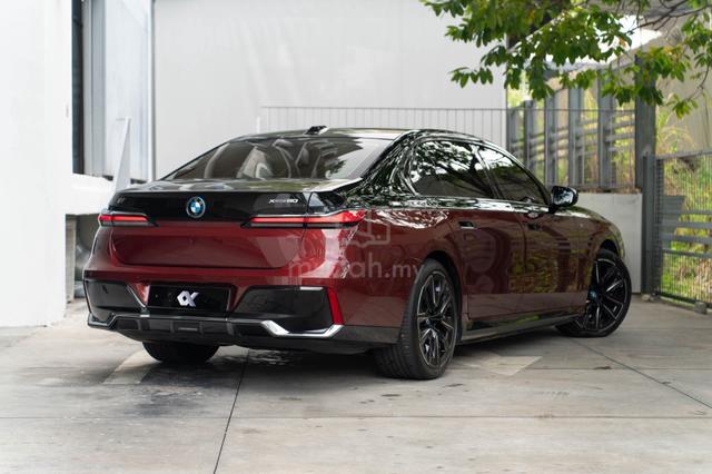 Bmw i7 Xdrive 60 2023 Cbu Aventurine Red/ Black - 2