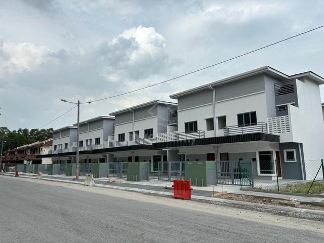 Townhouse @ Bandar Armada Putra, Pulau Indah 1