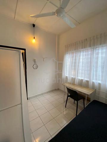 Bilik Lelaki SINGLE (non sharing) Subang Airport Inc Utilities & WIFI 1