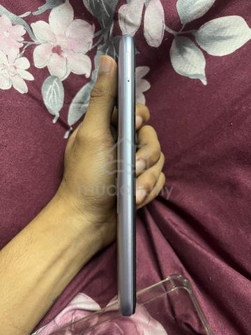 realmi phone - photo 4 of 4
