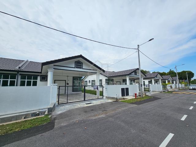 Freehold Semi D For Sale at Taman lintang jaya, Ayer Molek ,Melaka 1