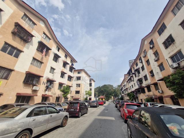 Apartment Idaman 1