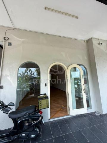 For Rent FULLY RENOVATED GROUND FLOOR SHOP ALAM AVENUE seksyen 16 1