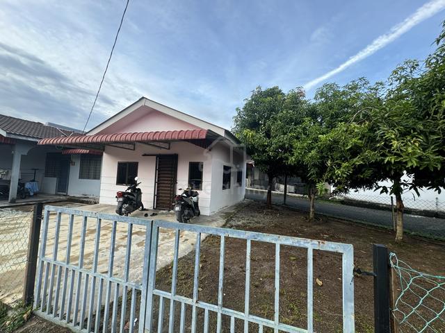 Rumah Belakang Petronas Sg Lalang utk dijual 1