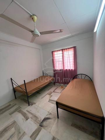 [ 2 Kekosongan UNTUK DISEWA LELAKI BILIK SHARING] Flat PKNS Shah Alam 1