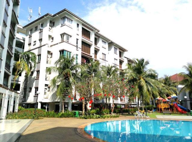 Lakes Condominiums / Pangsapuri Tasik 1