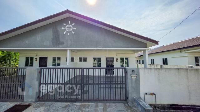 Menghadap Padang, 7.0km ke Hospital Teluk Intan, Bandar Lagenda 1