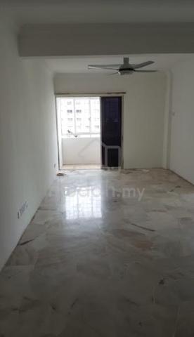 Iris Apartment (Taman Desa) 1