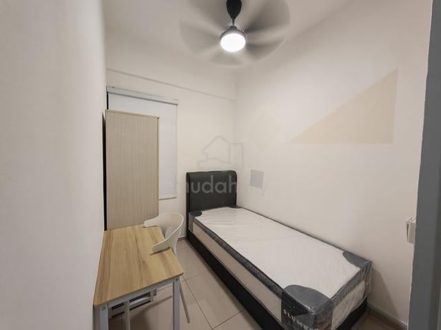 Small Room One Equine Fully Furnished Seri Kembangan 1