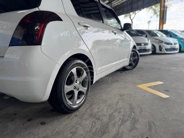 2012 Suzuki SWIFT 1.5 GLX FACELIFT (A) - 3
