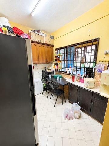 Taman Mawar Double Storey 18x65 sqft 3B 2BR Leasehold Non Bumi 1