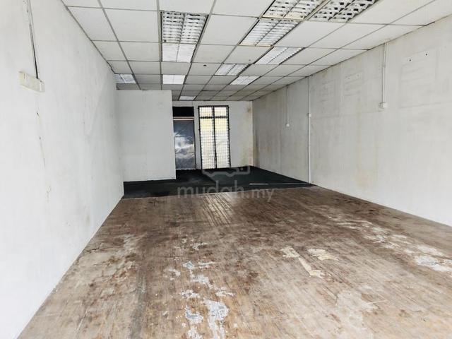 BEST PRICE! Raja Uda shoplot. Groundfloor. Facing main road! High view 1