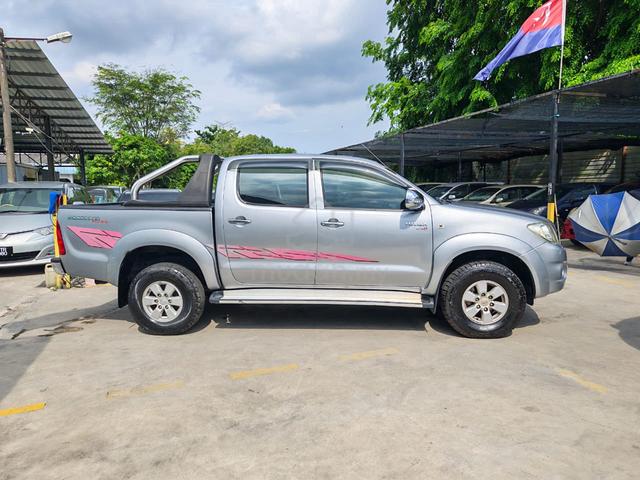 2010 Toyota HILUX 4X4 2.5 (M) - 2
