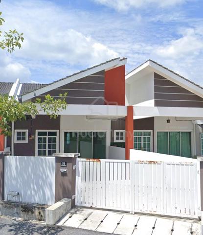 Sebelah corner lot 1