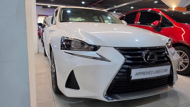 2018 Sime Darby Lexus IS300 2.0 PREMIUM FACELIFT - 1