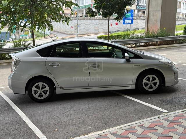 2014 Toyota PRIUS 1.8 LUXURY (HYBRID)(A) - NEWBATT - 4