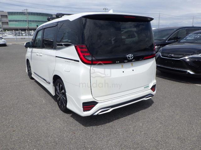 Toyota NOAH 2.0 Z 2023 8 YEARS WARRANTY - 2