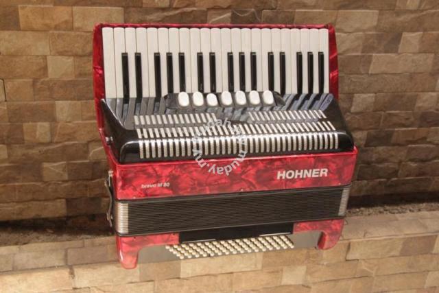 Hohner Bravo III 80 Bass Accordion - Music Instruments for sale in Gombak,  Kuala Lumpur