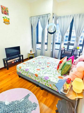 Master Room + PRIVATE BATHROOM @ Old Klang Road 1