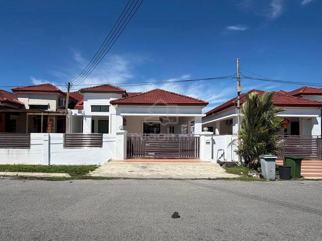 Single Storey Semi Detached House for Rent at Senadin Miri 1