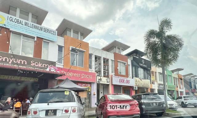 Ground floor shoplot 22x85 Bandar Botanic Klang near 33 food court!! 1